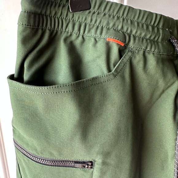 Mammut Massone Shorts, new with tags - Picture 3 of 9